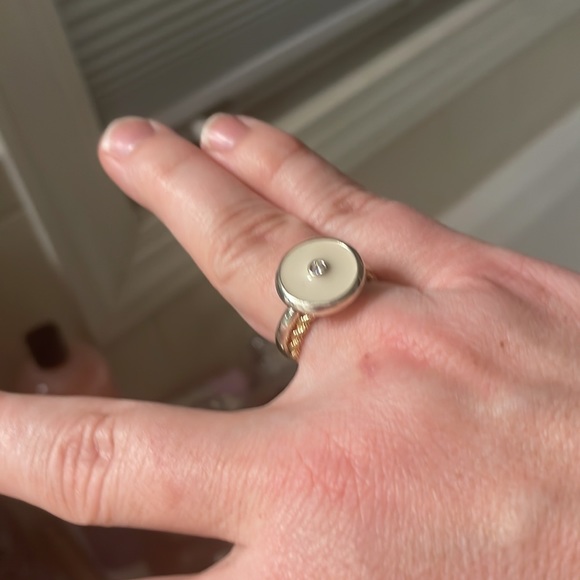 2 new Pandora Rings size 8, silver never worn - Picture 2 of 4